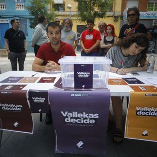 Vicálvaro, Móstoles y la Autónoma: oleada de referéndums sobre monarquía o república