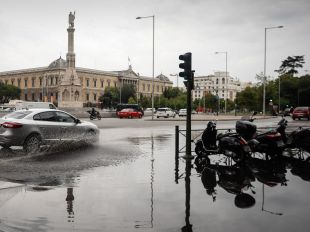El tráfico madrileño se prepara para otro lunes complicado por la lluvia