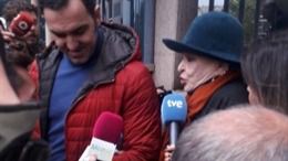 Aplazado el juicio a Lucía Bosé al aceptarse la testifical de su hijo