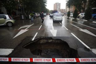 El segundo socavón, registrado el 5 de noviembre, se produjo en la calzada.