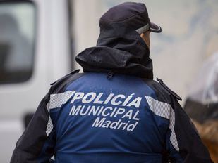 El Ayuntamiento firma con tres sindicatos de Policía y ahonda el conflicto