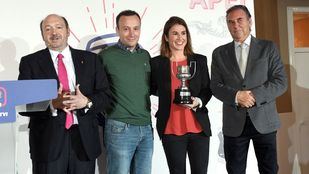 El equipo de La Sexta, como ganador de la Copa de España de Medios, recibió el premio APEI enm la categoría de Golf.