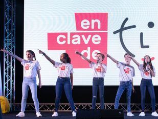 Los alumnos toman el mando: mil personas en el primer día 'En Clave de Ti'