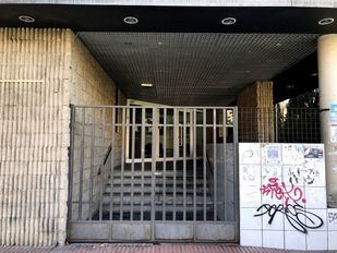 Puertas del SUAP de Barajas.