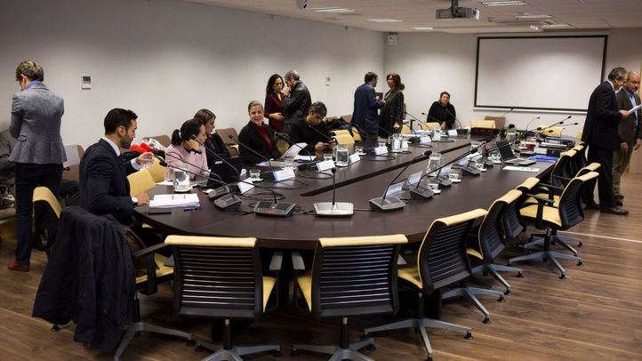Imagen del Salón de Comisiones de Casa Cisneros durante una sesión de BiciMAD.