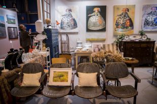 Joyas, antigüedades e ideas navideñas, en Almoneda