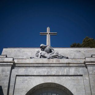 La Comunidad da vía libre al Gobierno para exhumar a Franco