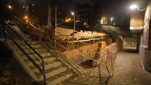 Obras municipales en la calle Aguilar de Campo, en Valdezarza.