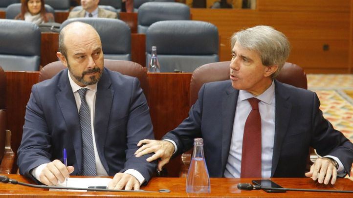 El presidente de la Comunidad de Madrid, Angel Garrido, junto al vicepresidente, Pedro Rollán.
