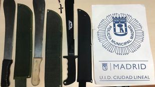 Detenidos dos jóvenes que portaban tres 'bolomachetes'