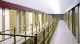 Mata a su compañero de celda en Soto del Real por una litera