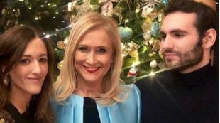 Cifuentes reaparece para dejar atrás 2018, “un año difícil"