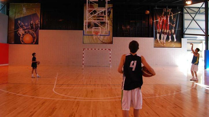 Pista de baloncesto.
