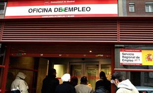 Los sindicatos denuncian que la caída del paro oculta la "precariedad" laboral