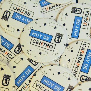 Chapas y mupis para promocionar las Juntas de Distrito