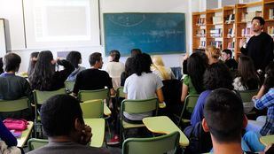 Los detenidos han sido puestos a disposición de la Fiscalía de Menores acusados de un presunto delito de acoso escolar -bullying-.
