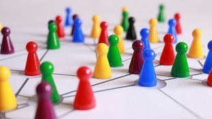 La teoría de los 6 grados y la primera red social