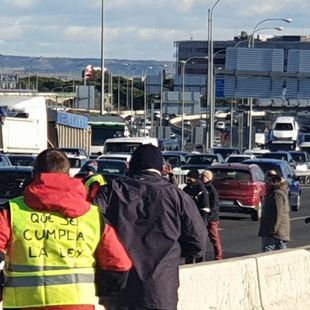 La protesta de los taxistas corta la M-40