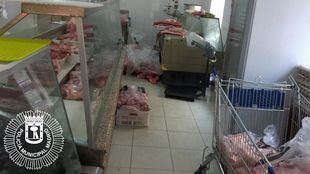 La carnicería china en Usera, con malas condiciones higiénico-sanitarias.