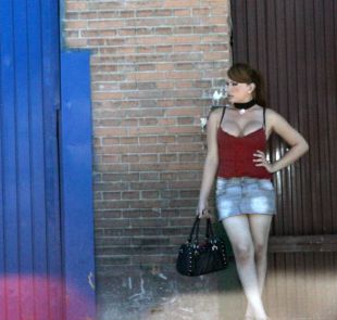 Madrid no multará a los 'puteros'