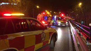 Fallece tras caer de su moto y ser atropellado por un turismo