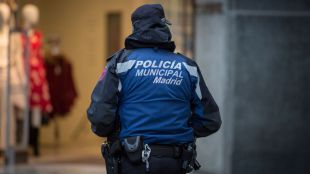 Detenido un conductor de VTC tras empujar a un policía municipal