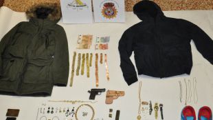 Botín incautado al detenido, que había logrado sustraer varios miles de euros.