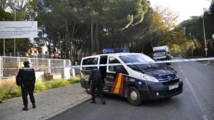 Amenazaban a jóvenes con perros peligrosos para atracarlos