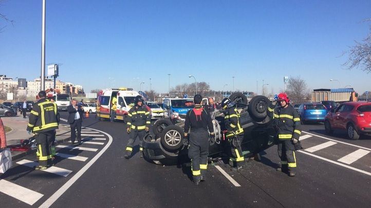 Accidente en el acceso de la estación de Hortaleza con la M-11.