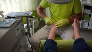 El Colegio de Podólogos y el Ayuntamiento: guerra abierta por el cuidado de los pies de los mayores