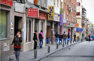 La comunidad china se manifiesta contra el bloqueo de sus cuentas bancarias