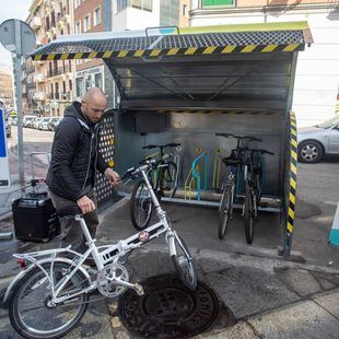 Centro estrena el primer 'bicihangar' de Madrid