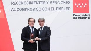La Comunidad premia ‘Escuela Mutua’, la iniciativa para formar y emplear a víctimas de violencia de género de Mutua Madrileña