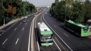 La avería de un interurbano colapsa el Bus VAO de la A-6