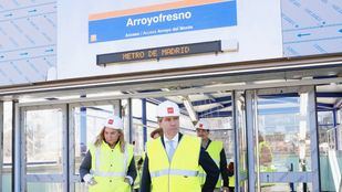 Ángel Garrido y Rosalía Gonzalo han visitado las obras de la estación de Arroyofresno, que abrirá el 23 de marzo