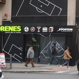 Los locales de apuestas, a cien metros de los colegios