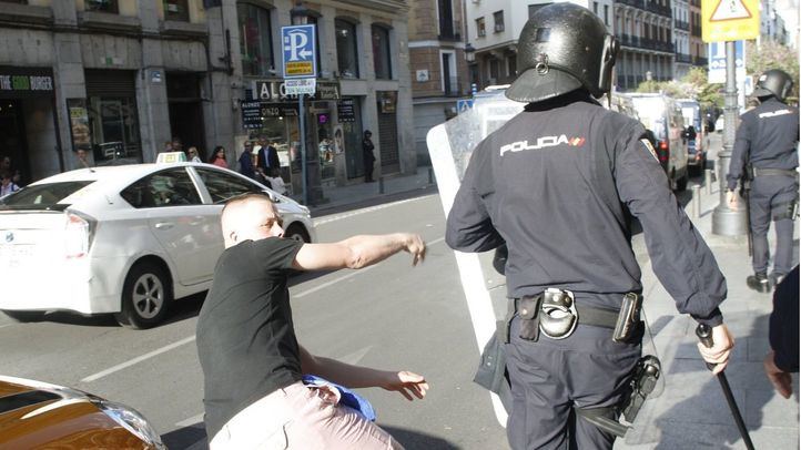 La Policía Nacional interviene en un altercado violento protagonizado por un hincha. Foto de archivo.