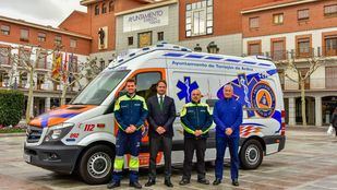 Torrejón estrena su nueva ambulancia 24 horas.