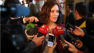 Díaz Ayuso usa el coche del PP pese a no ser ya diputada