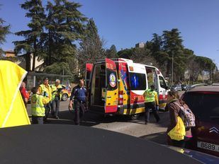 Un corredor de la media maratón cae desplomado a mitad de carrera