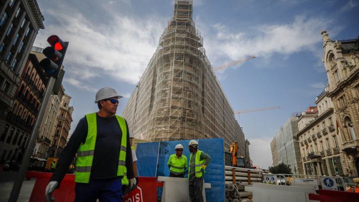 La construcción de edificios supone el 9,2 por ciento del total de inversiones extranjeras en la Comunidad de Madrid. (Archivo)