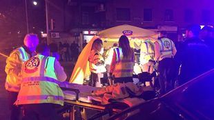 Los servicios de emergencias en el lugar del accidente.