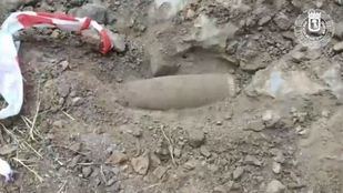 Se trata de un episodio relativamente frecuente, puesto que la Casa de Campo fue escenario de batalla durante la Guerra Civil y todavía quedan proyectiles enterrados.