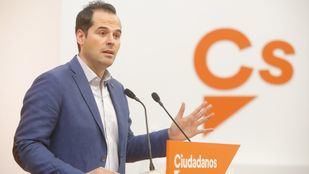 Aguado promete no gobernar con el PSOE de Gabilondo