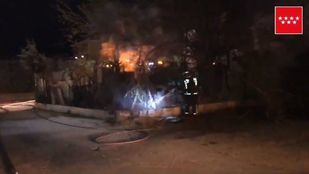 Heridas dos personas en el incendio de un chalet en El Álamo