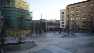 Menos barreras y más árboles en la renovada Arturo Barea