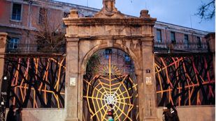 Antigua puerta principal de Tabacalera en la glorieta de Embajadores.