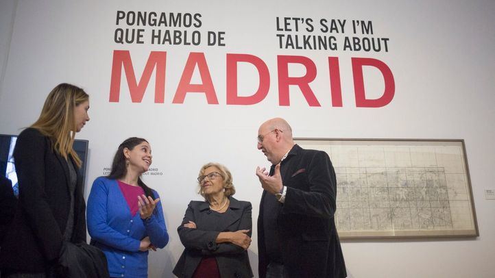 La alcaldesa de Madrid, Manuela Carmena, en la apertura de la exposición 'Pongamos que hablo de Madrid' en el Museo de Arte Contemporáneo. Foto de archivo.