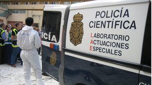 Agentes de la Policía Científica.