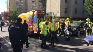 Hasta el lugar han acudido Bomberos del Ayuntamiento y efectivos del Samur-Protección Civil.